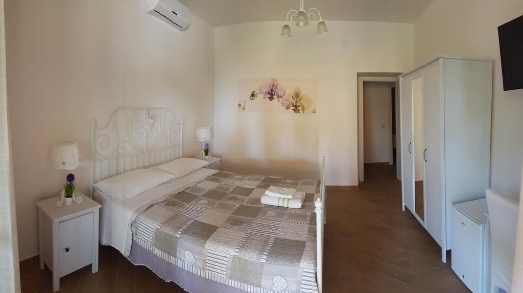 Bed And Breakfast La Corte Degli Ulivi Civitavecchia Pokoj fotografie
