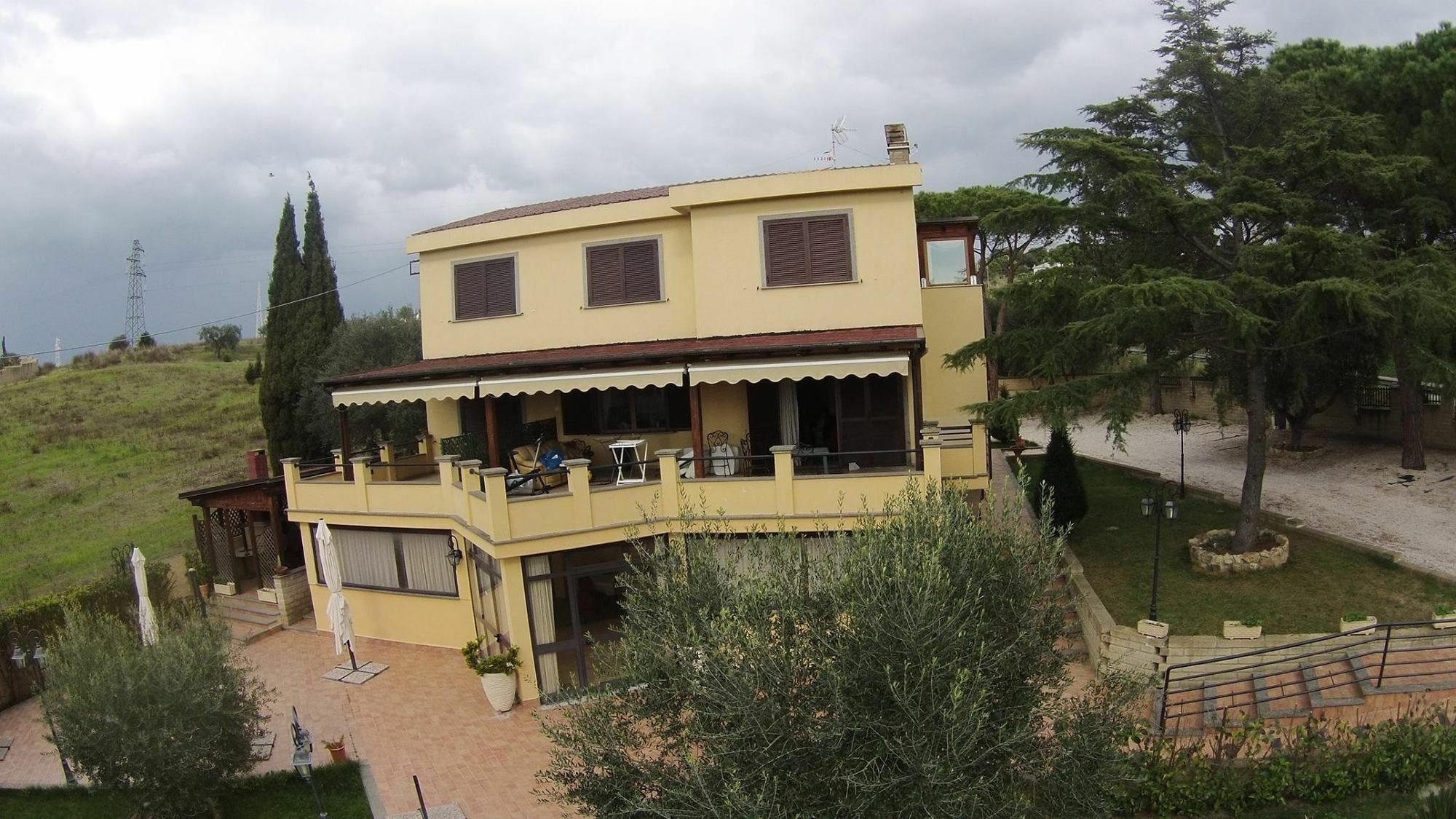 Bed And Breakfast La Corte Degli Ulivi Civitavecchia Exteriér fotografie