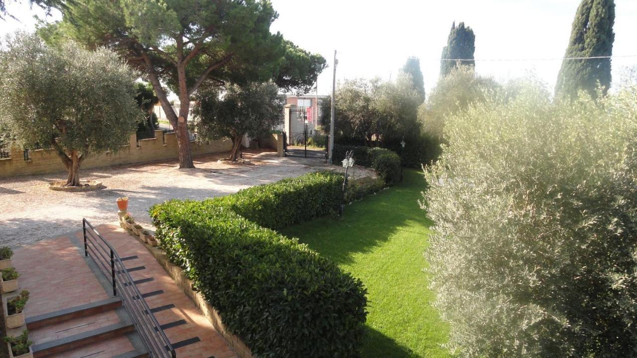 Bed And Breakfast La Corte Degli Ulivi Civitavecchia Exteriér fotografie